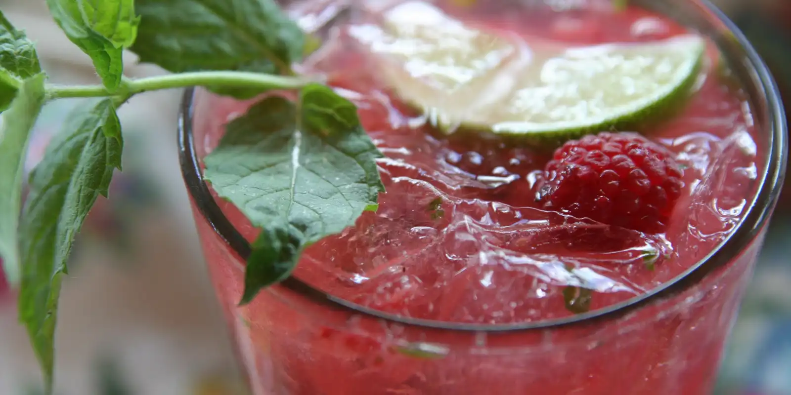 A raspberry mojito